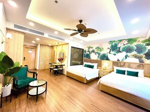 디럭스 스튜디오 | 2 개의 침실, 고급 침구, 각각 다르게 가구 비치, 책상