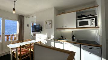 Réfrigérateur, micro-ondes, four, lave-vaisselle