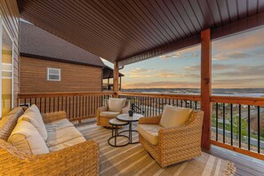 Property grounds - Private PICKLEBALL Court! Hot Tub! Lake View! (Kimberling City)