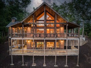 Exterior - Reset Ridge - Mountain view, hot tub, fire pit (Blue Ridge)