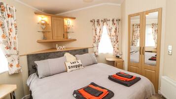 1 soverom, individuelt dekorert og individuelt innredet