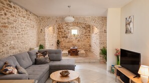 TV - Villa Casa Tessa by Villas Guide (Tar)