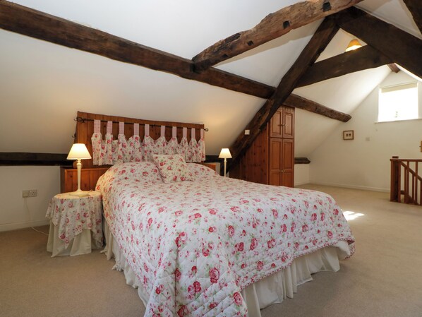 2 bedrooms, individually decorated, individually furnished, free WiFi