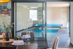Dining - La Longère du Verger, Maison de 200m2 Avec Piscine Intèrieure, et Plage à Pied (Trégunc)
