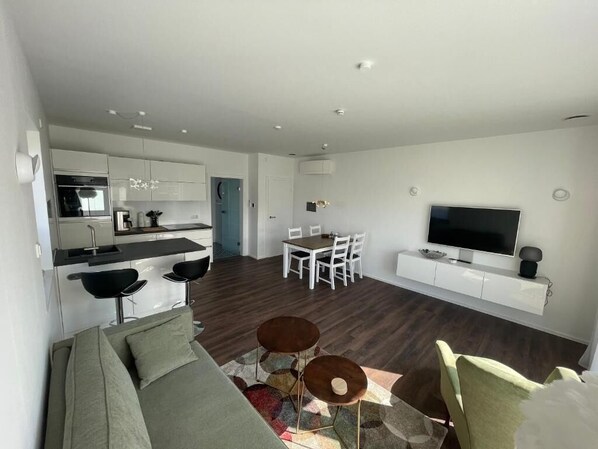 Smart TV, books, music library, stereo