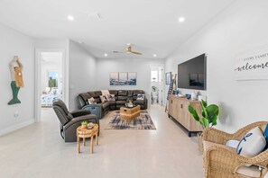 Smart TV, stereo, offices