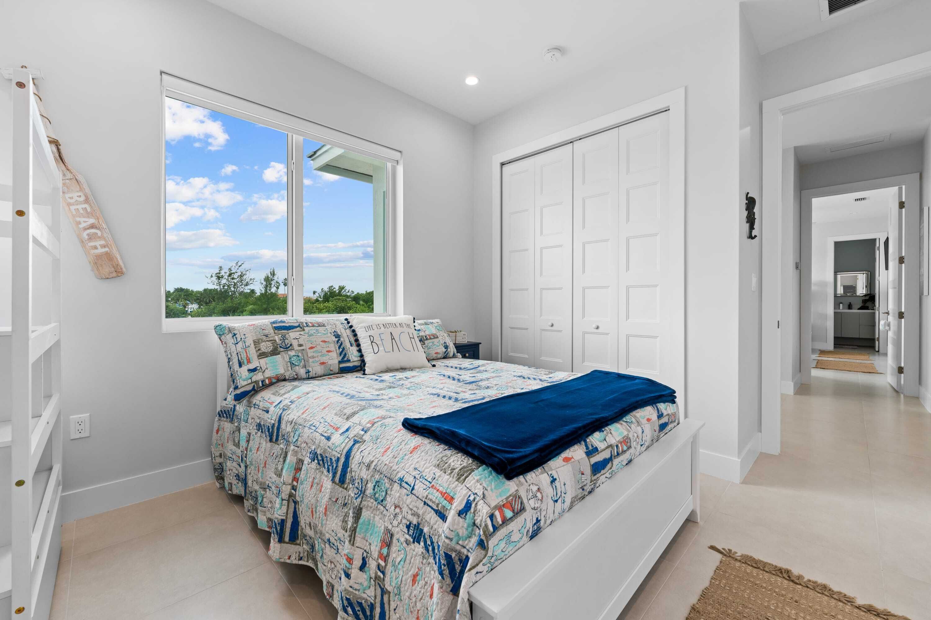 4 bedrooms, desk, iron/ironing board, travel cot