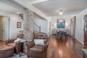 Interior - Magnolia Tides- Incredible Views @ Lake Tuscaloosa (Northport)