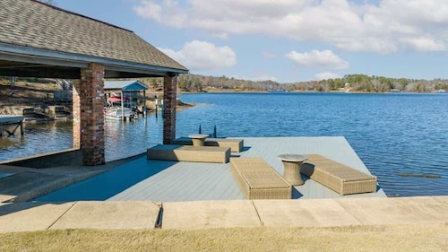 Magnolia Tides- Incredible Views @ Lake Tuscaloosa