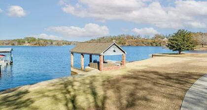 Magnolia Tides- Incredible Views @ Lake Tuscaloosa