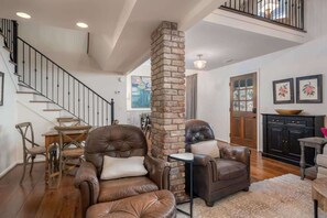 TV, offices - Magnolia Tides- Incredible Views @ Lake Tuscaloosa (Northport)