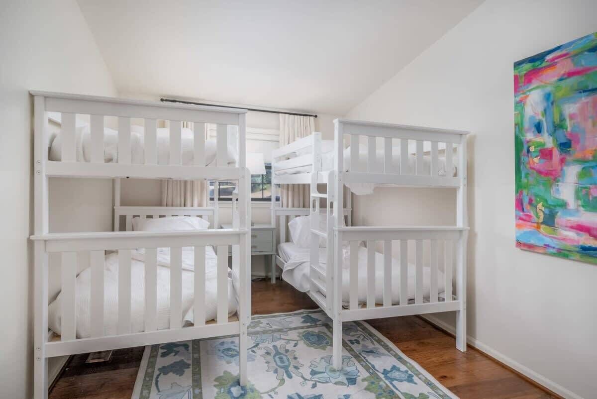 3 soverom, skrivebord, strykejern/-brett og wi-fi