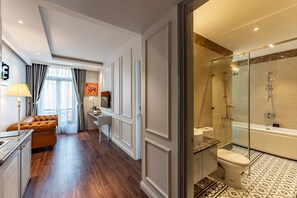 Luxury-Apartment, 1 Schlafzimmer, Klimaanlage | 1 Schlafzimmer, Pillowtop-Betten, Schreibtisch