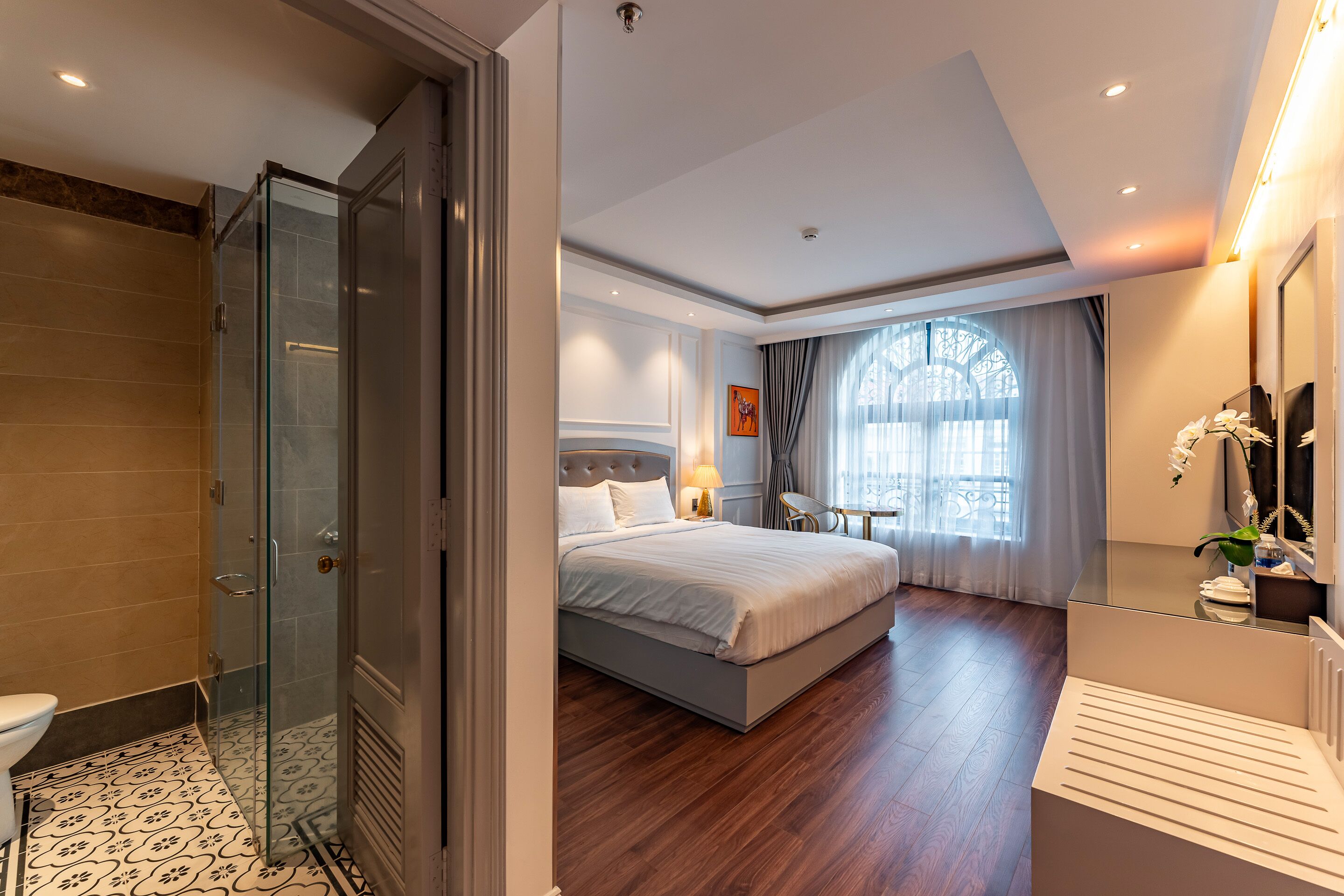 Superior Room | 1 bedroom, pillow-top beds, desk, laptop workspace