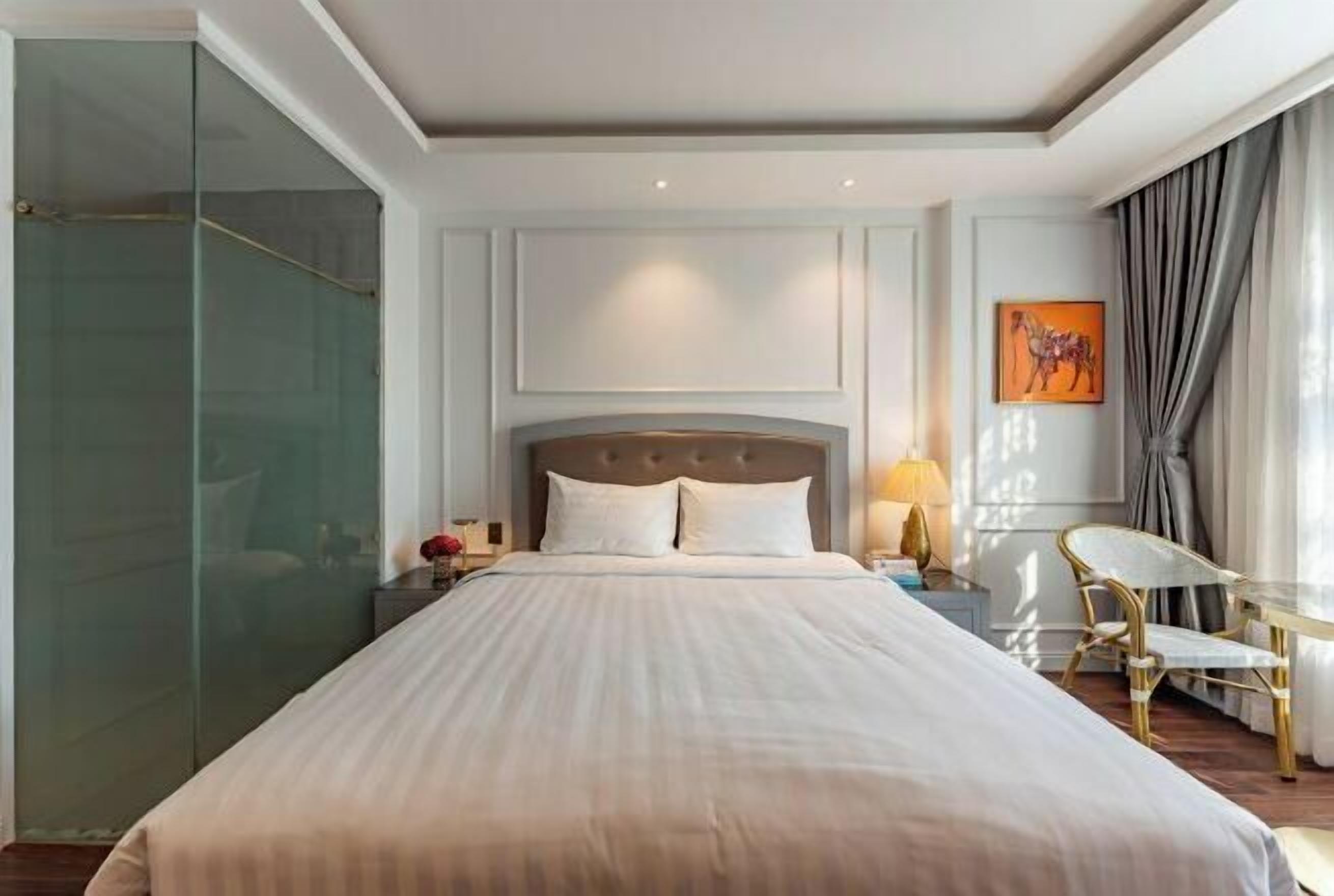 1 多间卧室、加厚床垫、办公桌、笔记本电脑工作区