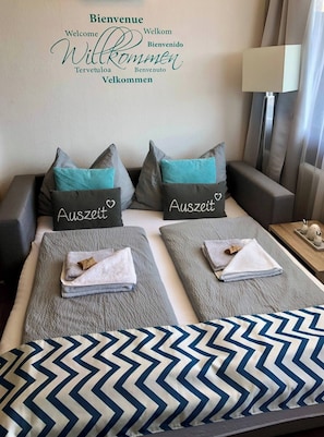 Apartment, 1 Bedroom, Smoking, Mountain View | 1 bedroom