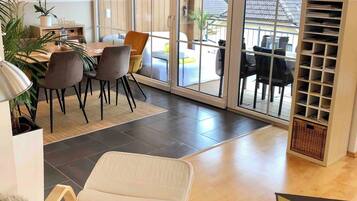 Apartment, 1 Schlafzimmer, Raucher, Terrasse | Speisen