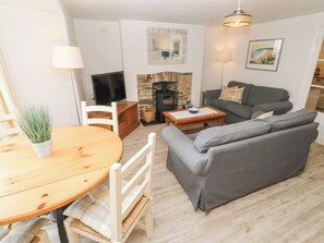 Living area - Kelsey (Truro)