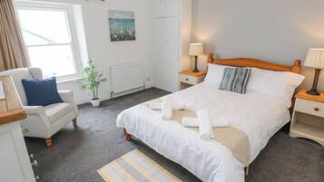 3 makuuhuonetta, yksilöllisesti sisustettu, yksilöllisesti kalustettu