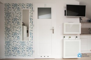 Individually decorated, individually furnished, laptop workspace - Studio Chopina by 3City Rentals (Sopot)