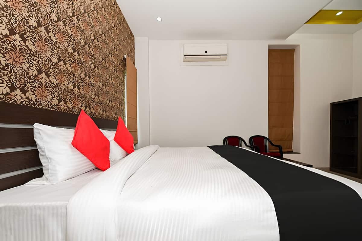 1 habitación, escritorio y espacio para trabajar con laptop