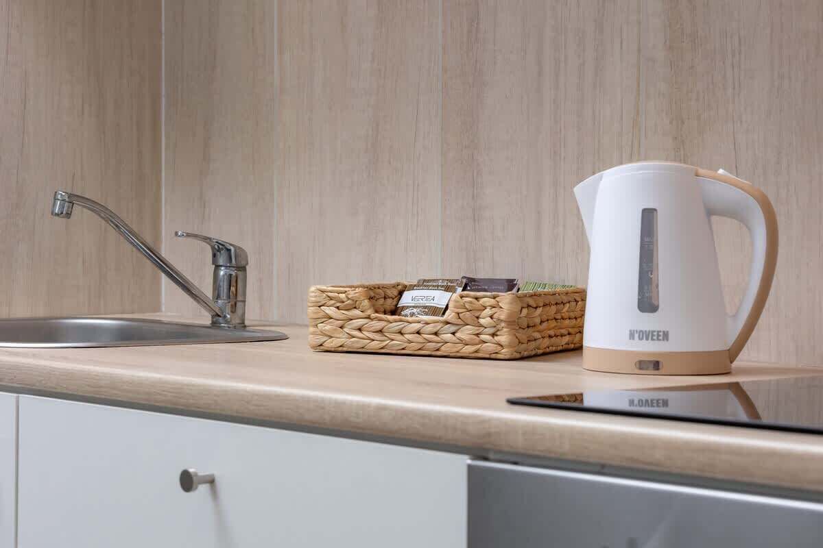 冰箱、微波炉、烤箱、炉灶