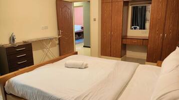 3 chambres, fer et planche Ă repasser, Wi-Fi, draps fournis