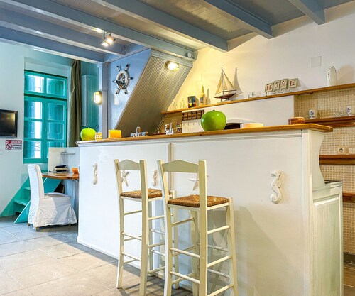 Pitini 1 - Seafront - Harbour view