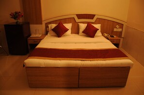 Standard Room | Desk, free WiFi, bed sheets - Srinidhi Residency (Bengaluru)