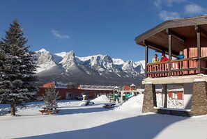 Exterior - Great Value Room at the Entrance to Banff Park! (Canmore)