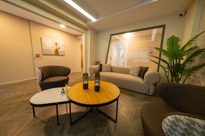 Área de estar no saguão