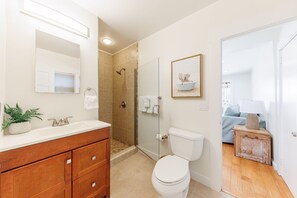 Bruser, hårtørrer, håndklæder