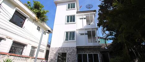 واجهة المنشأة