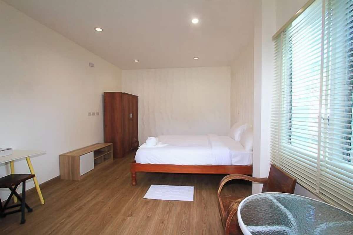 1 chambre, bureau, accès au Wi-Fi (inclus), literie fournie