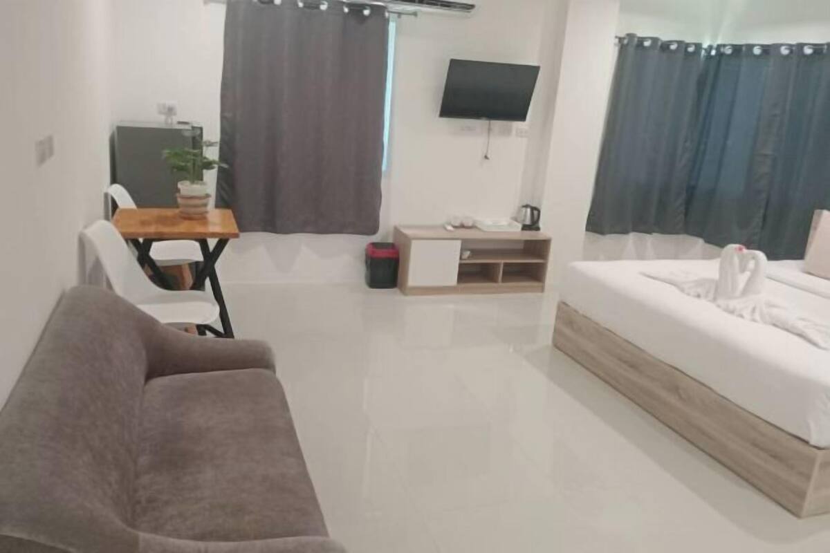 1 chambre, bureau, accès au Wi-Fi (inclus), literie fournie