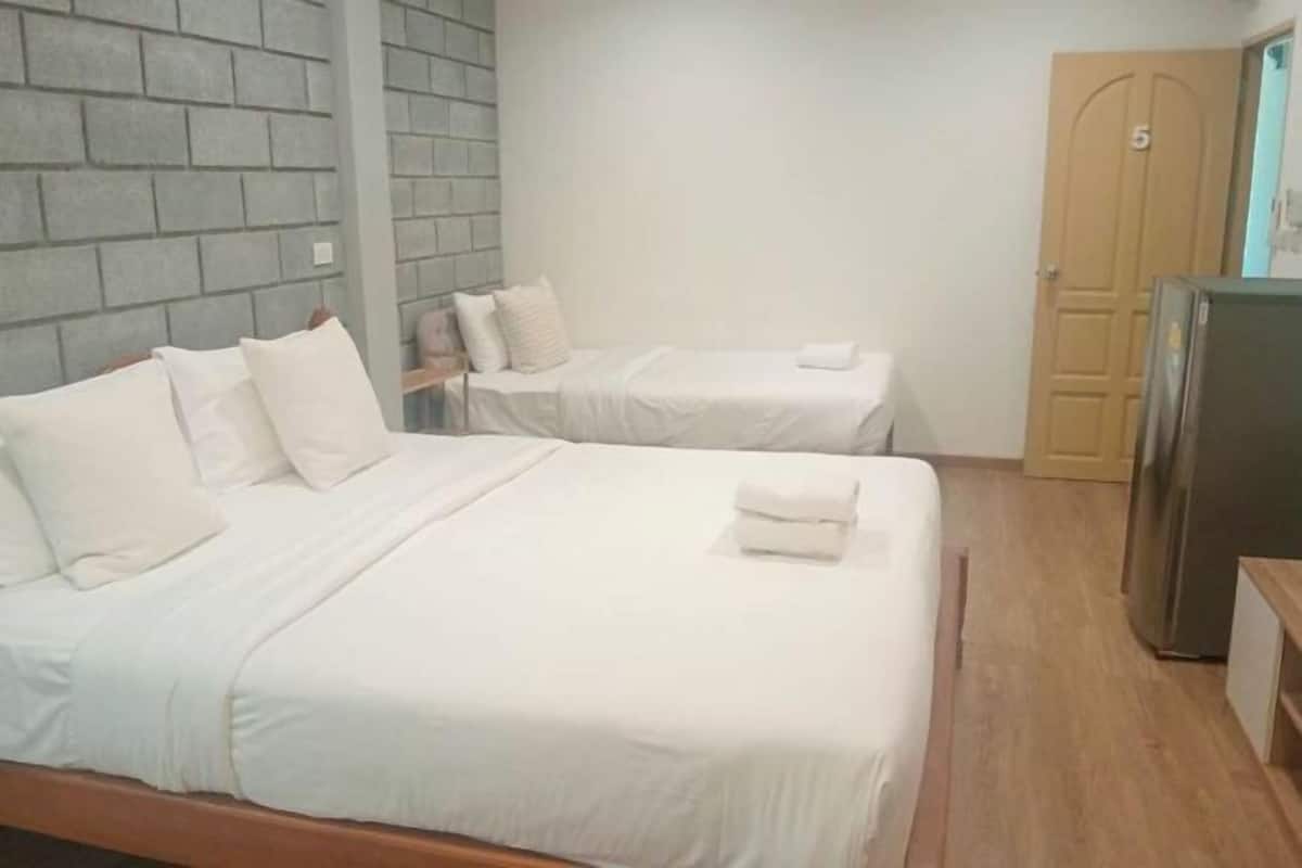1 chambre, bureau, accès au Wi-Fi (inclus), literie fournie