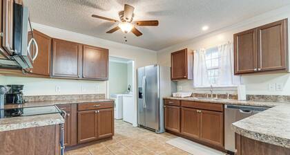 Tranquil Coden Retreat: 10 Mi to Dauphin Island!