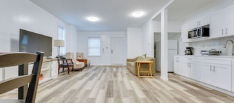 Ludlow Townhome: 3 Mi to Okemo Mountain!