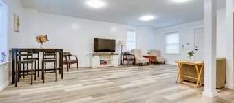 Ludlow Townhome: 3 Mi to Okemo Mountain!