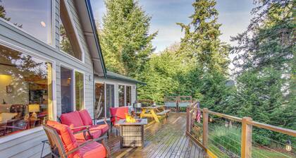 Hat Island Home w/ Stunning View & Wraparound Deck