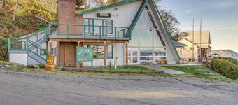 Hat Island Home w/ Stunning View & Wraparound Deck