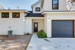 House (3 Bedrooms) | Interior - Waterfront Lake LBJ Retreat w/ Hot Tub & Deck! (Marble Falls)