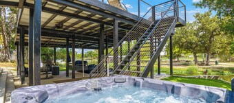 Pet-friendly Lake LBJ Retreat w/ Deck & Hot Tub!