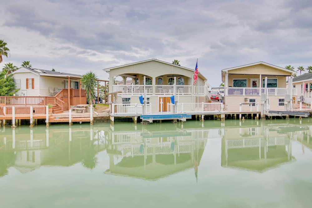 Canalfront Port Isabel Cottage: 5 Mi to Beach! - Vadia Ancha, TX