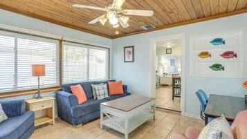 Cottage (2 Bedrooms) | Interior