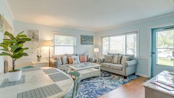 Cottage (2 Bedrooms) | Living area | TV, DVD player