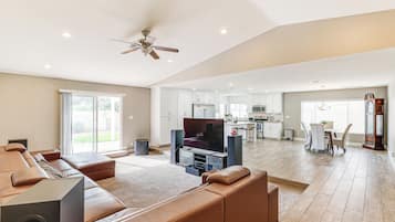 House (2 Bedrooms) | Interior