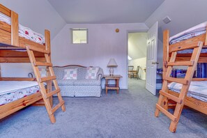 House (5 Bedrooms) | Interior