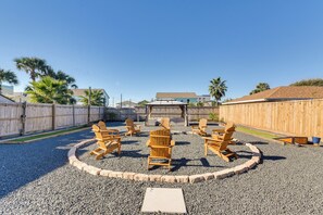 Interior - Seaside Retreat in Galveston Near Pleasure Pier! (Galveston)