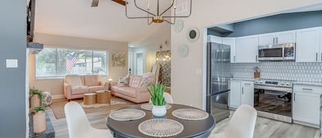 House (3 Bedrooms) | Interior